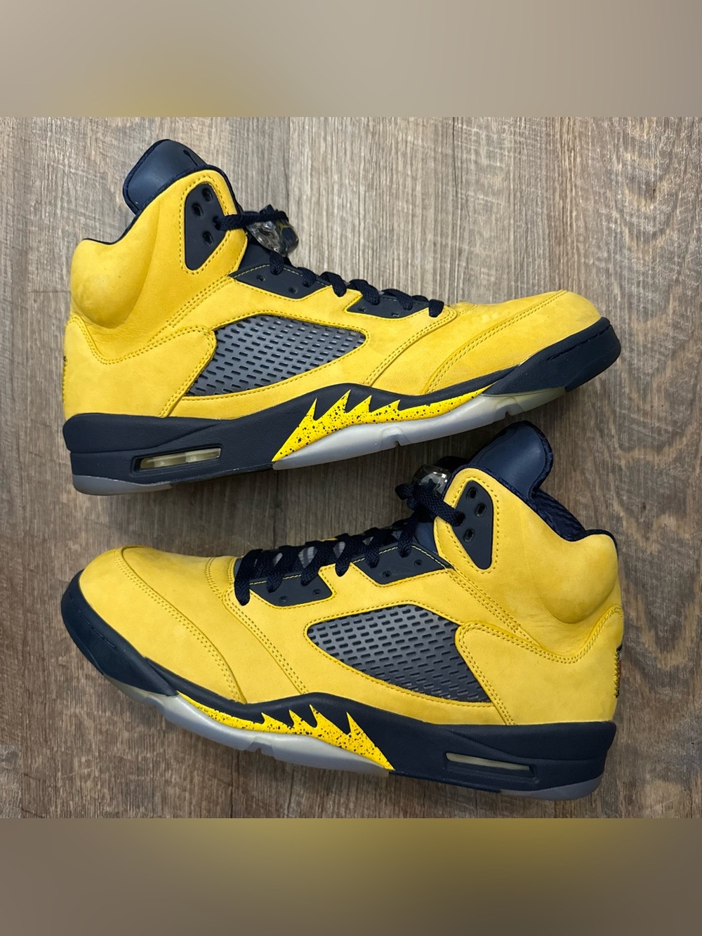 Nike Air Jordan 5 V Retro SP Michigan Varsity Maize Yellow Navy Blue